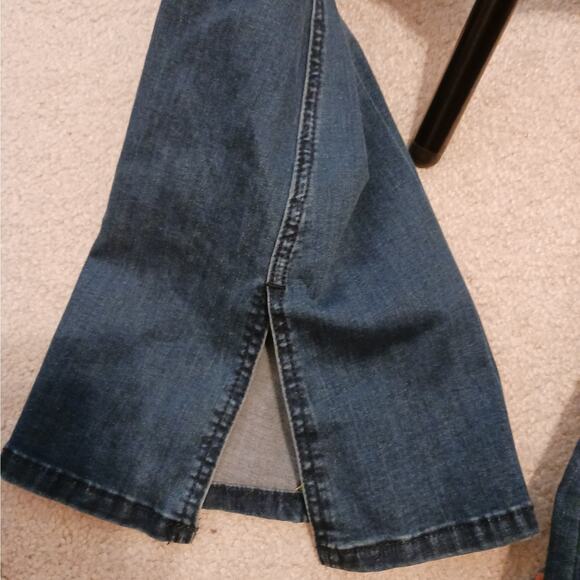 Suzanne Betro Denim Lorne Pull On Flare Jeans NWT Sz 8 - Picture 7 of 11